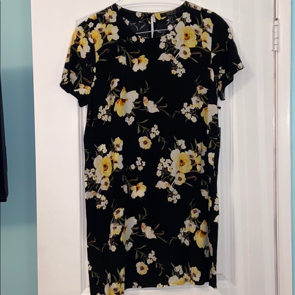 Forever 21 Black floral t-shirt dress